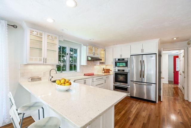 1 Moody Dr, Sandwich, MA 02563