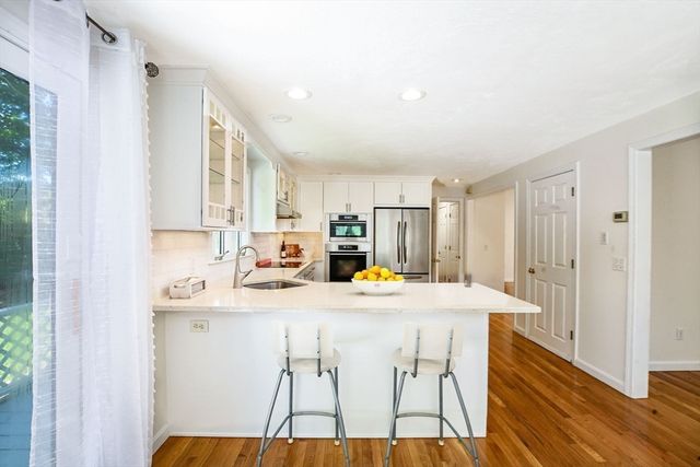 1 Moody Dr, Sandwich, MA 02563