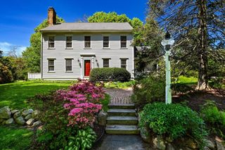 1 Moody Dr, Sandwich, MA 02563