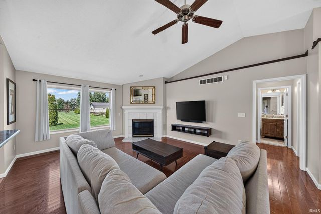58565 Heather Pointe Drive, Osceola, IN 46561