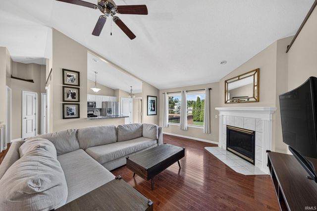 58565 Heather Pointe Drive, Osceola, IN 46561