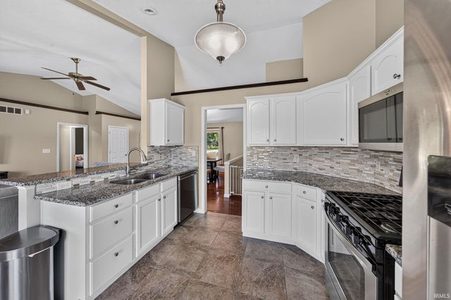 58565 Heather Pointe Drive, Osceola, IN 46561