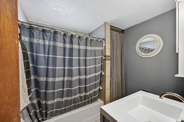 2610 Lexington Boulevard, Mishawaka, IN 46544