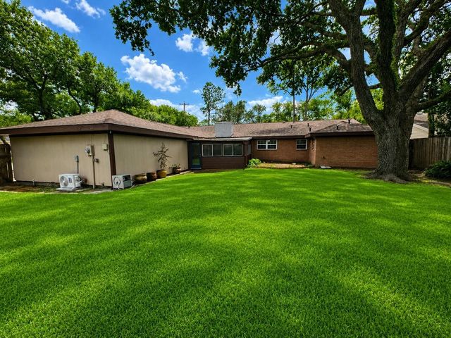 5902 Arboles Drive, Houston, TX 77035