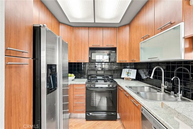 7122 La Tijera Boulevard H201, Los Angeles, CA 90045