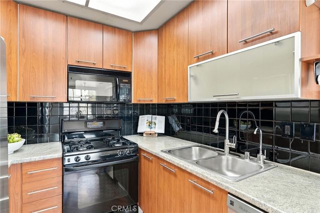 7122 La Tijera Boulevard H201, Los Angeles, CA 90045