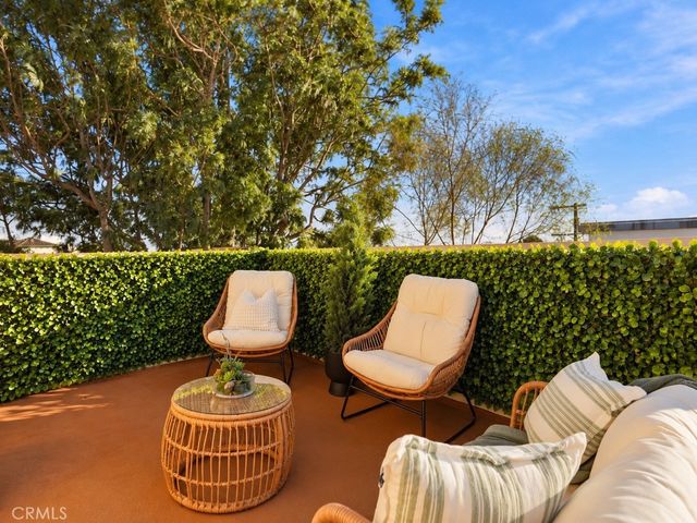 7122 La Tijera Boulevard H201, Los Angeles, CA 90045