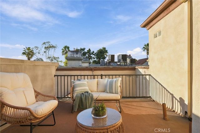 7122 La Tijera Boulevard H201, Los Angeles, CA 90045