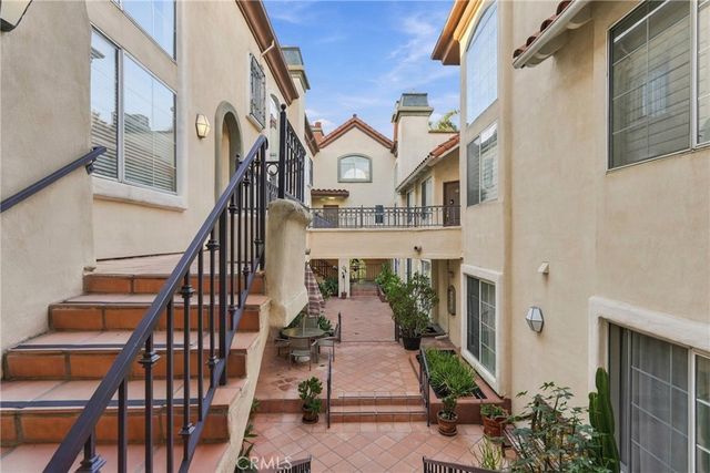 7122 La Tijera Boulevard H201, Los Angeles, CA 90045