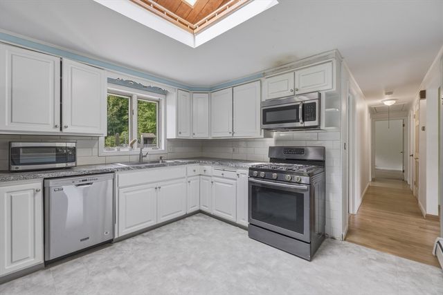 52 Kendall St, Granby, MA 01033