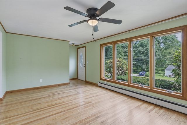 52 Kendall St, Granby, MA 01033