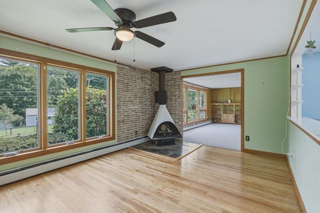 52 Kendall St, Granby, MA 01033