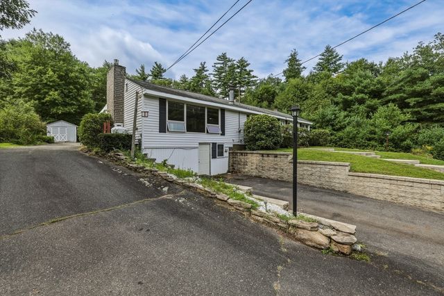 52 Kendall St, Granby, MA 01033