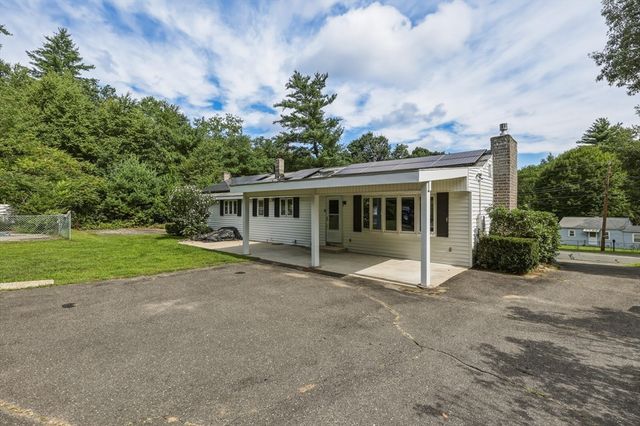 52 Kendall St, Granby, MA 01033