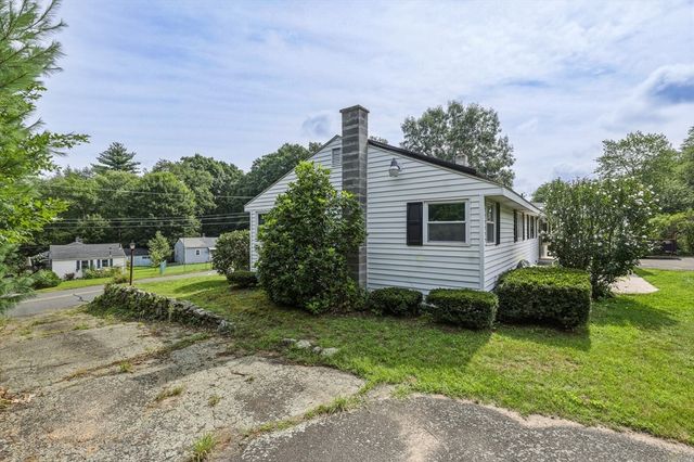 52 Kendall St, Granby, MA 01033