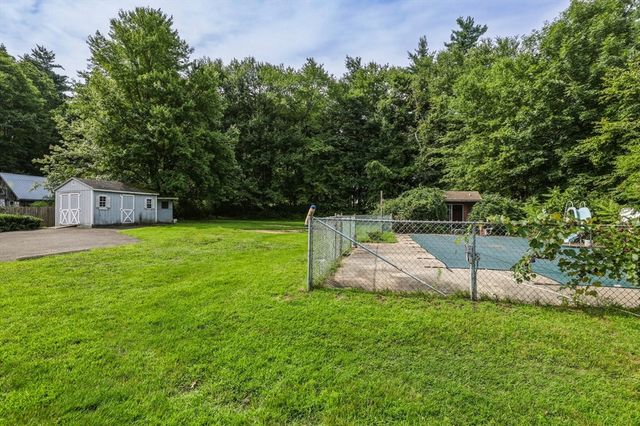 52 Kendall St, Granby, MA 01033