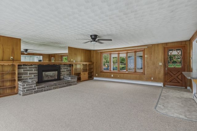 52 Kendall St, Granby, MA 01033