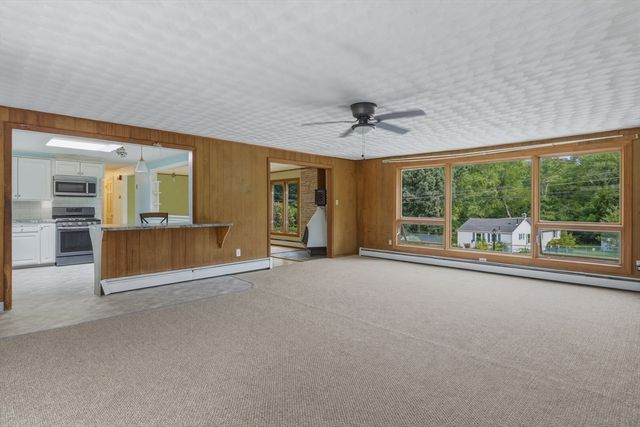 52 Kendall St, Granby, MA 01033