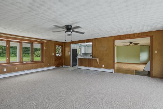 52 Kendall St, Granby, MA 01033