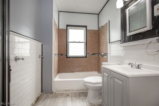 1868-1870 Lampson Road, East Cleveland, OH 44112