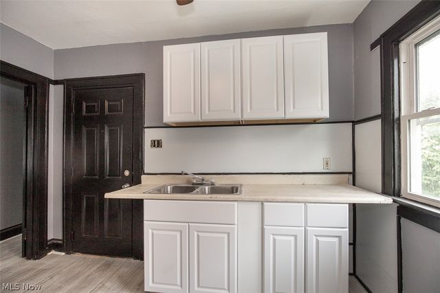 1868-1870 Lampson Road, East Cleveland, OH 44112