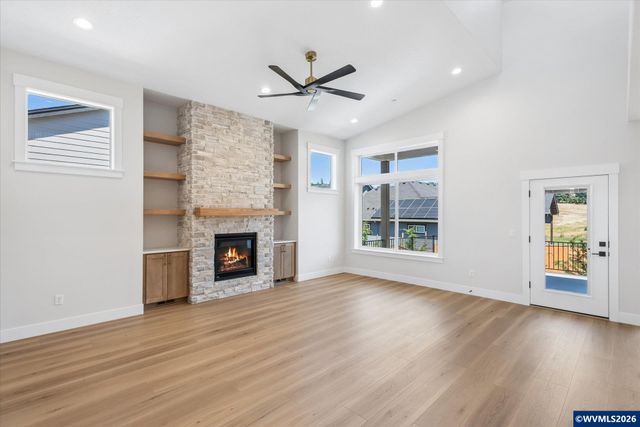 769 Riley Dr, Silverton, OR 97381
