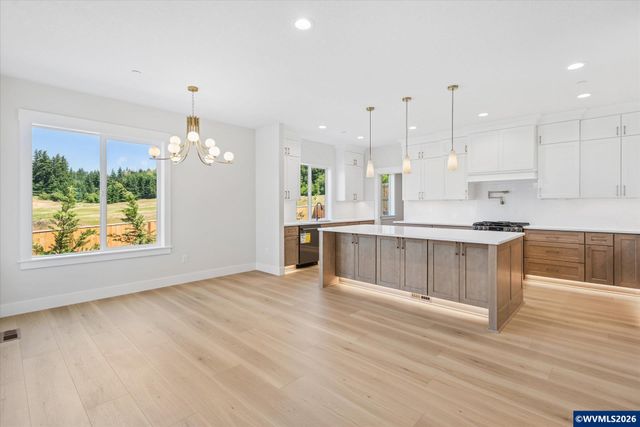 769 Riley Dr, Silverton, OR 97381