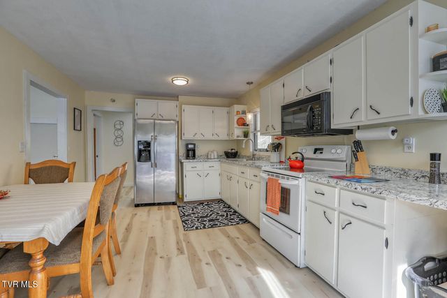7300 Snake Hollow Road, Sneedville, TN 37869