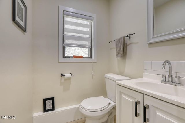 7300 Snake Hollow Road, Sneedville, TN 37869