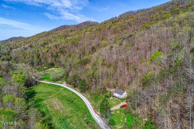 7300 Snake Hollow Road, Sneedville, TN 37869