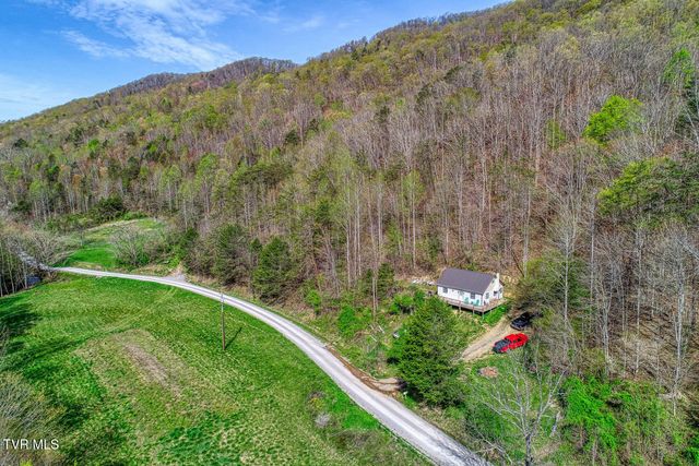 7300 Snake Hollow Road, Sneedville, TN 37869