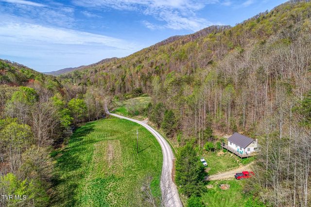 7300 Snake Hollow Road, Sneedville, TN 37869