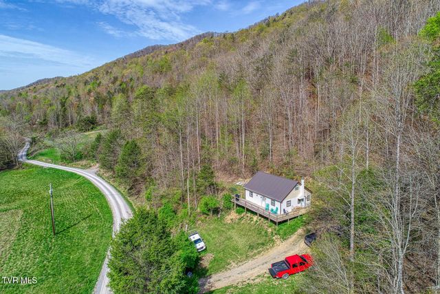 7300 Snake Hollow Road, Sneedville, TN 37869