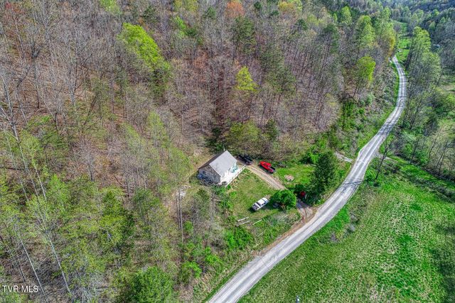 7300 Snake Hollow Road, Sneedville, TN 37869