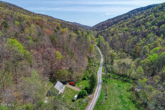 7300 Snake Hollow Road, Sneedville, TN 37869