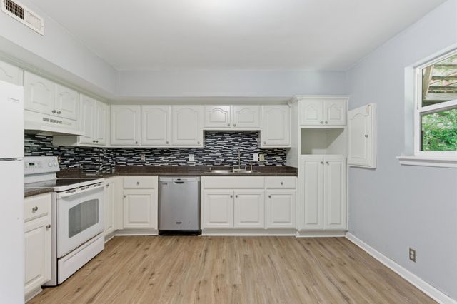 1215 Timber Valley Dr, Nashville, TN 37214