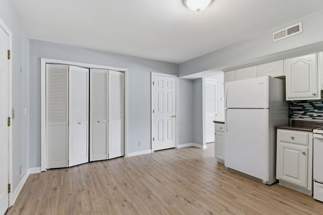 1215 Timber Valley Dr, Nashville, TN 37214