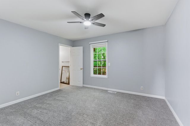 1215 Timber Valley Dr, Nashville, TN 37214