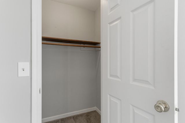 1215 Timber Valley Dr, Nashville, TN 37214