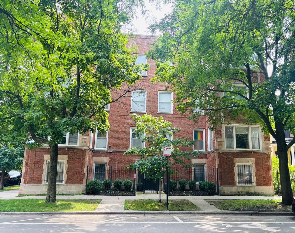 1511 W Pratt Boulevard 1, Chicago, IL 60626