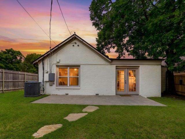 4039 El Campo Avenue, Fort Worth, TX 76107