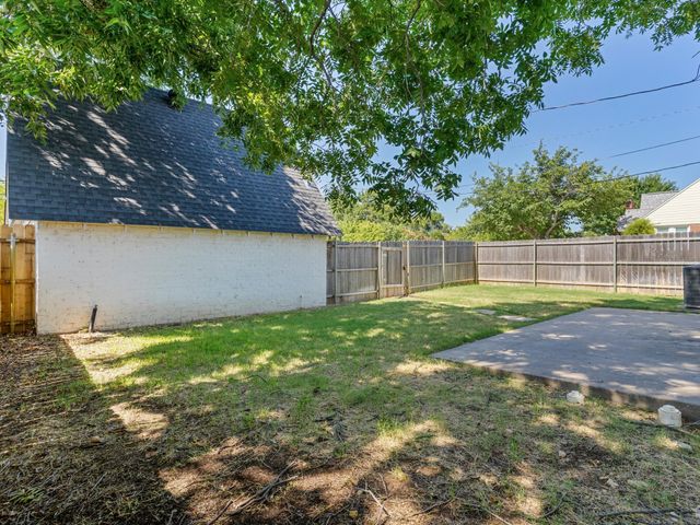 4039 El Campo Avenue, Fort Worth, TX 76107