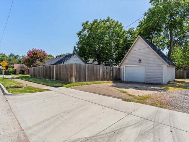 4039 El Campo Avenue, Fort Worth, TX 76107