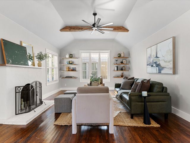 4039 El Campo Avenue, Fort Worth, TX 76107