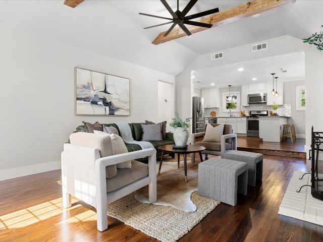 4039 El Campo Avenue, Fort Worth, TX 76107
