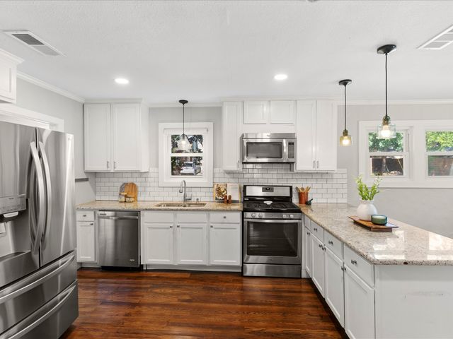 4039 El Campo Avenue, Fort Worth, TX 76107