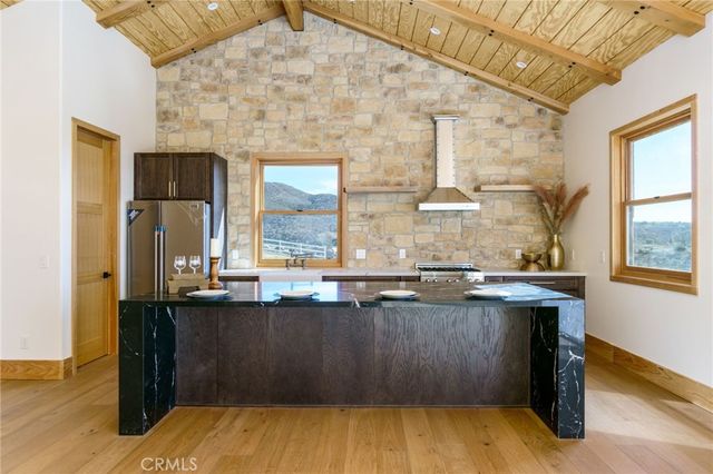 37219 Quarter Valley Road, Temecula, CA 92592