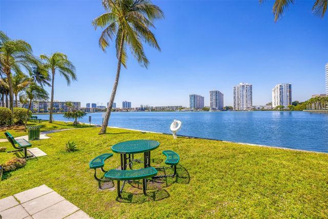 18181 NE 31st Court 804, Aventura, FL 33160