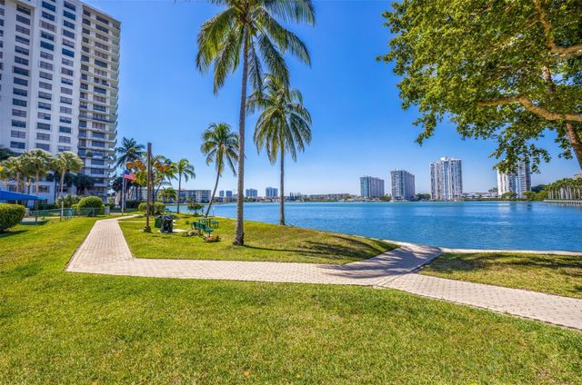 18181 NE 31st Court 804, Aventura, FL 33160