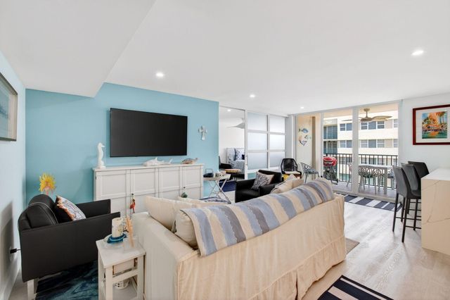 1236 Hillsboro Mile Hillsboro Mile 406, Hillsboro Beach, FL 33062